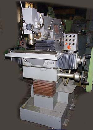 Загальний вигляд  фрезерного верстата 6А75в широкоуніверсального